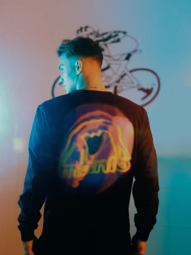 MANTO longsleeve BLUR czarny